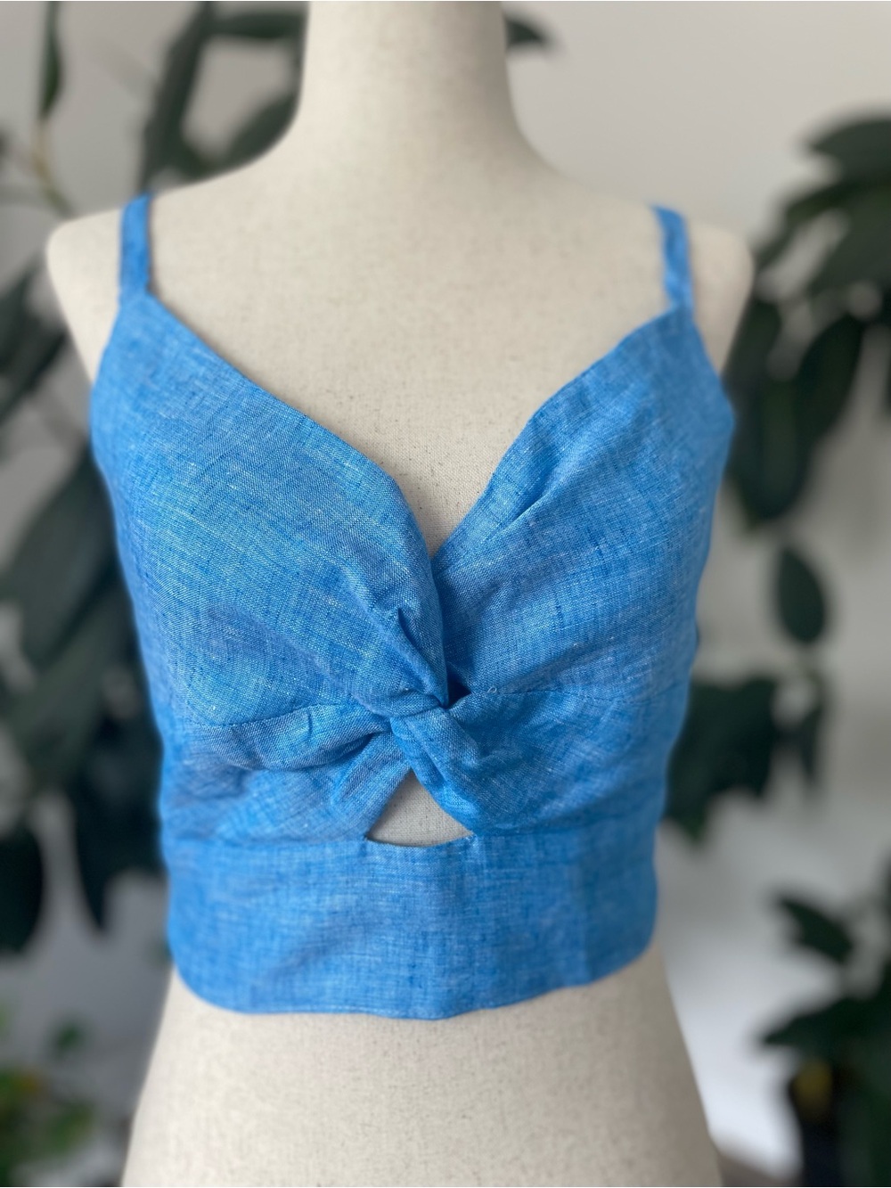 Knot-Front Blue Crop Cami Top - Picture 4 of 14
